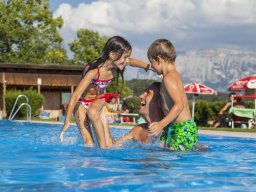 schwimmen_kinder_tourismusverein-ritten_foto_tiberio_sorvillo_23337983801_o